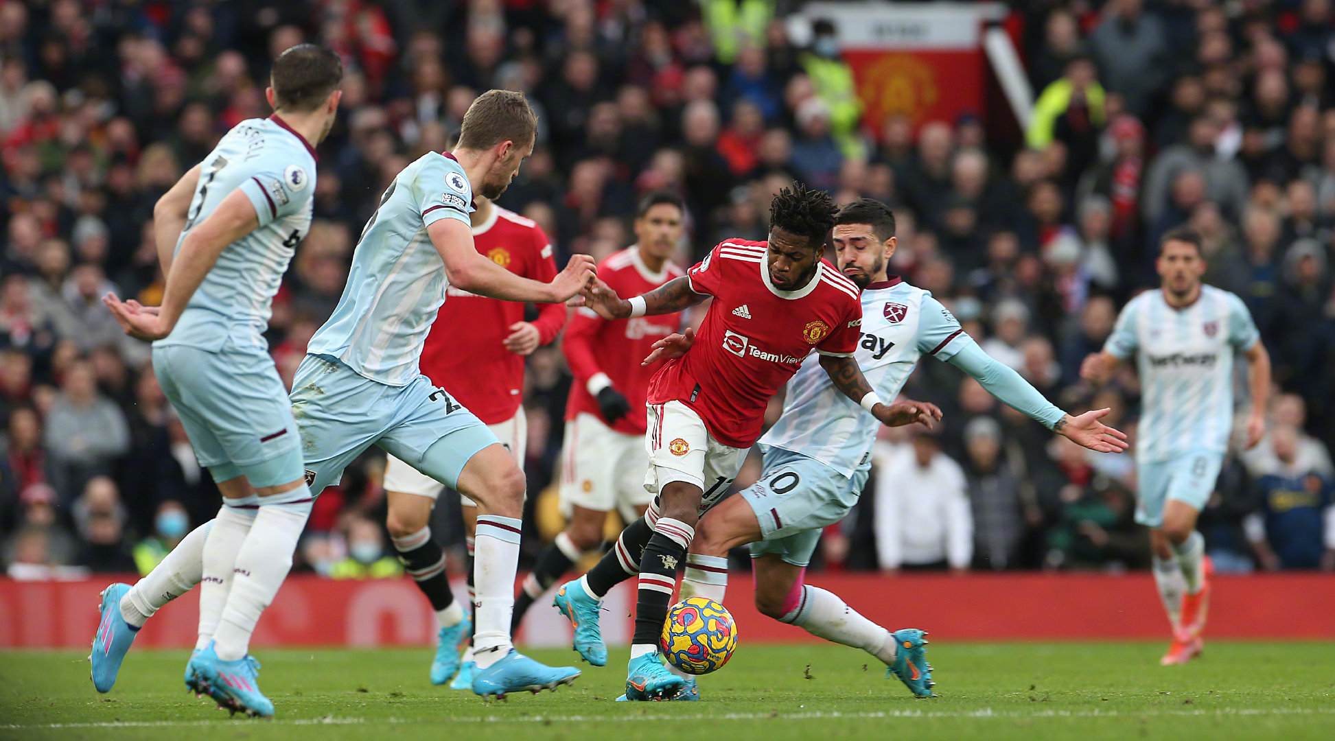 两队的交锋 两队的交锋